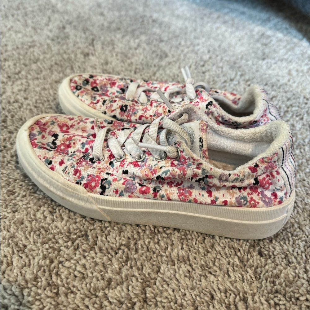 Girls Roxy slip on shoes